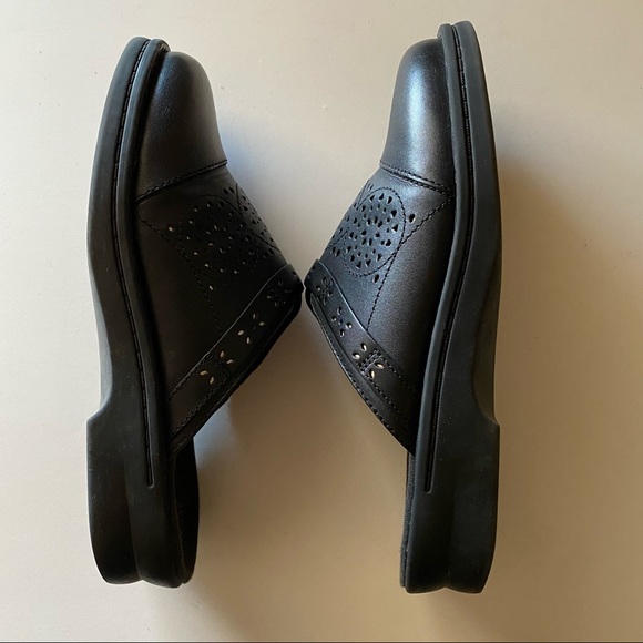 CLARKS Black Slip-ons Mules Size 8M - Picture 8 of 12